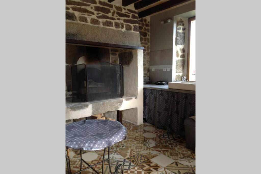 La Cahute, Gite Etape La Foret-Auvray ภายนอก รูปภาพ